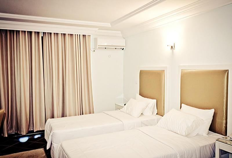 Hotel Raya Tichy 외부 사진