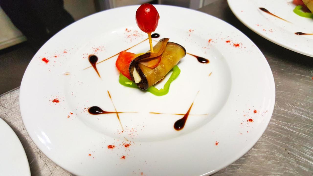 Hotel Raya Tichy 외부 사진